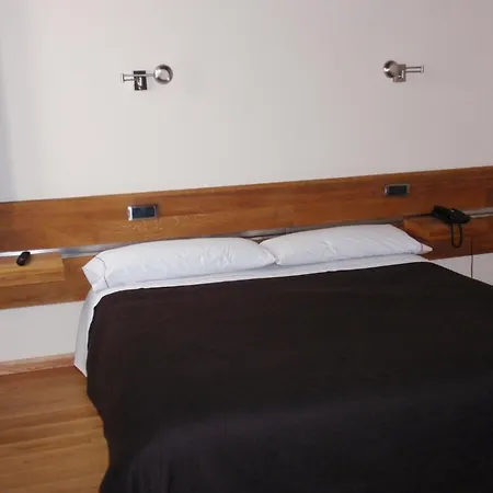 Miranda بيت ضيافة ميراندا ديل كاستانيار